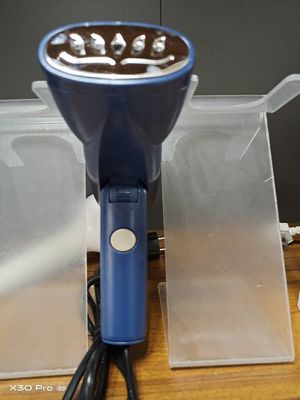Fegen Sie Falten mühelos mit dem tragbaren Handsteamer LM-1903